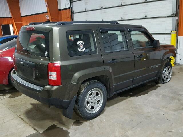 1C4NJRAB5FD226057 - 2015 JEEP PATRIOT GREEN photo 4