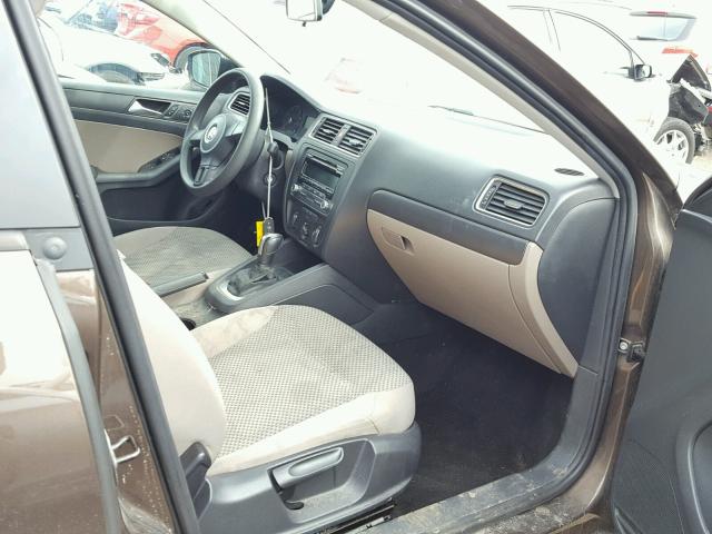 3VW2K7AJ6CM345602 - 2012 VOLKSWAGEN JETTA BASE Շագանակագույն լուսանկար 5