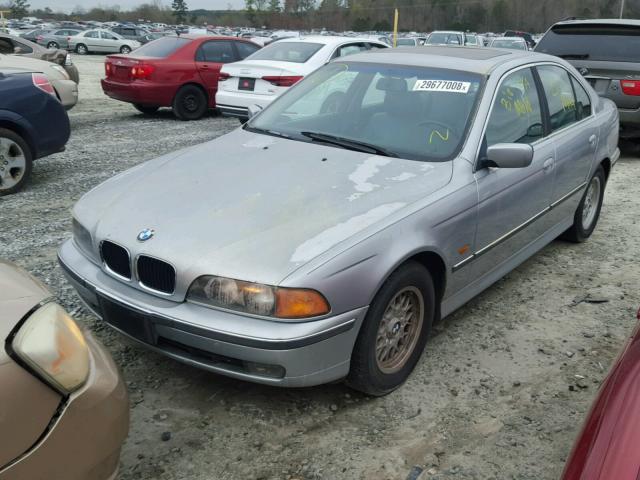 WBADD6322WGT96046 - 1998 BMW 528 I AUTO SILVER photo 2