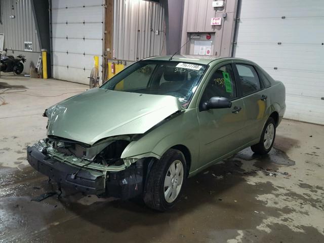 1FAHP34N57W118595 - 2007 FORD FOCUS ZX4 GREEN photo 2