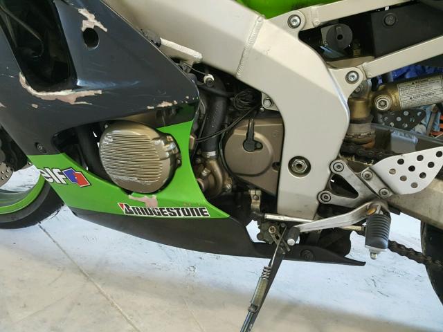 JKAZX4J112A049118 - 2002 KAWASAKI ZX600 J1 GREEN photo 7