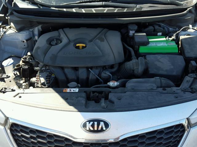 KNAFX4A60E5243296 - 2014 KIA FORTE LX GRAY photo 7