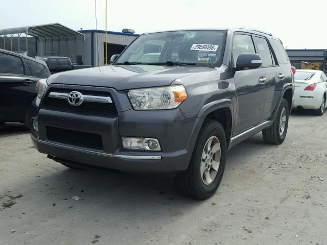 JTEBU5JR3C5096460 - 2012 TOYOTA 4RUNNER SR CHARCOAL photo 2