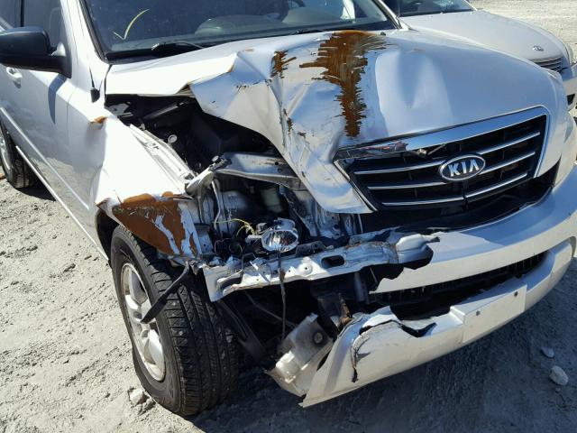 KNDJD735285794765 - 2008 KIA SORENTO EX SILVER photo 9