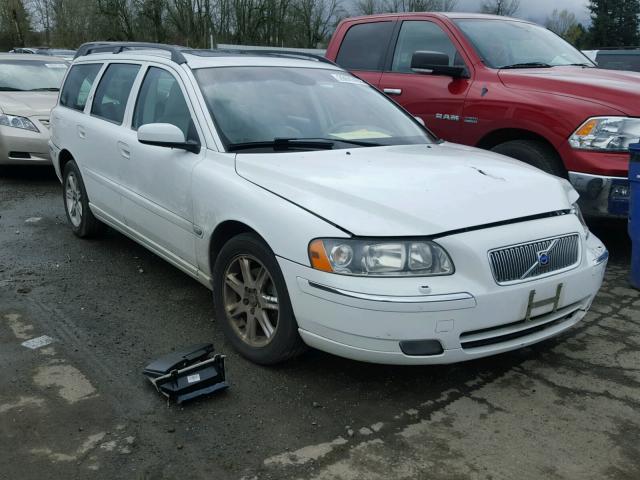 YV1SW592052483746 - 2005 VOLVO V70 FWD WHITE photo 1