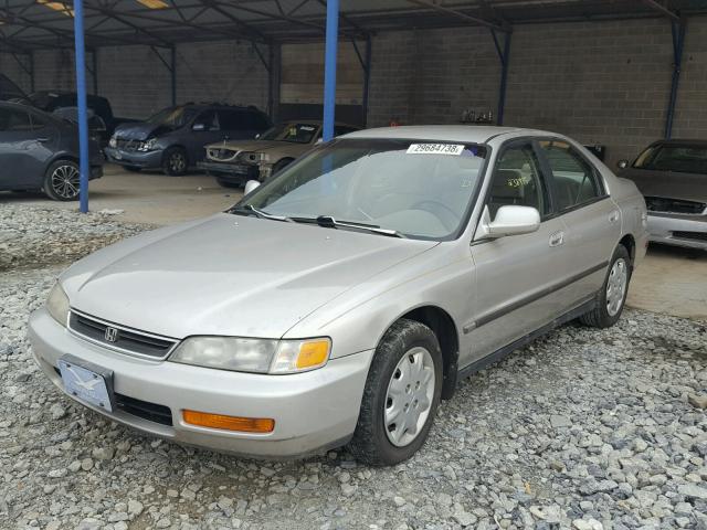 1HGCD5635TA230908 - 1996 HONDA ACCORD LX GOLD photo 2