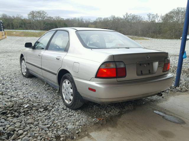 1HGCD5635TA230908 - 1996 HONDA ACCORD LX GOLD photo 3