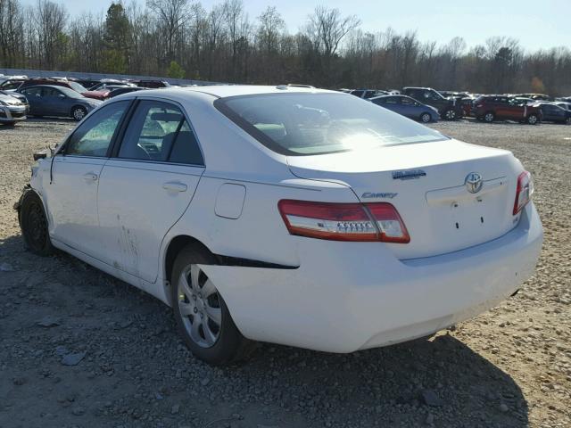 4T1BF3EK1AU533662 - 2010 TOYOTA CAMRY BASE WHITE photo 3