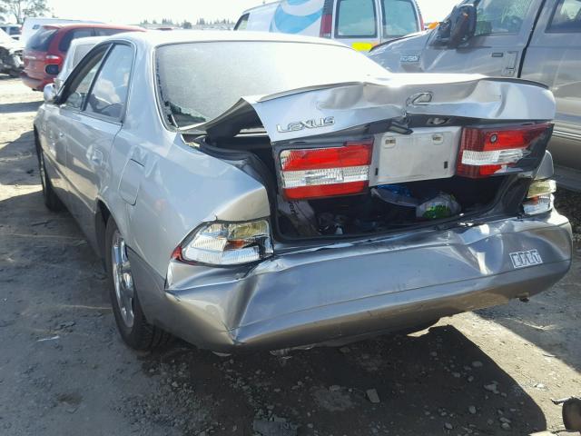 JT8BF28G810323300 - 2001 LEXUS ES 300 SILVER photo 3