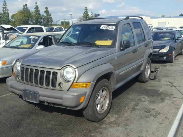 1J4GL48K57W661818 - 2007 JEEP LIBERTY SP BROWN photo 2