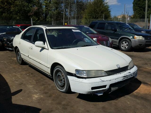 1HGCD5556RA161948 - 1994 HONDA ACCORD EX WHITE photo 1