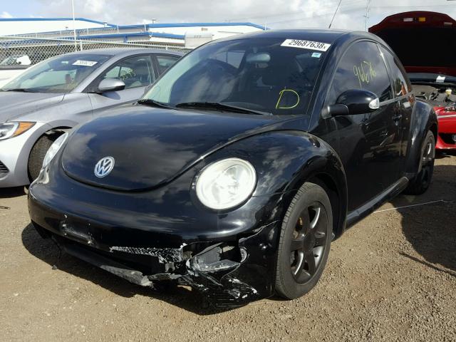 3VWCD21C94M402671 - 2004 VOLKSWAGEN NEW BEETLE 黑色 照片 2
