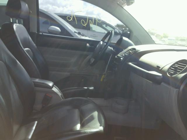 3VWCD21C94M402671 - 2004 VOLKSWAGEN NEW BEETLE 黑色 照片 5