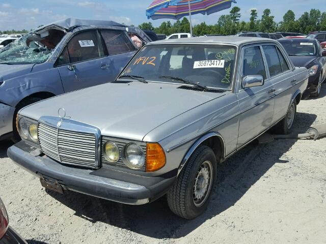 WDBAB33A1EA108051 - 1984 MERCEDES-BENZ 300 DT SILVER photo 2