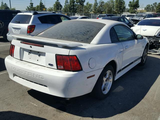 1FAFP404X2F210997 - 2002 FORD MUSTANG WHITE photo 4