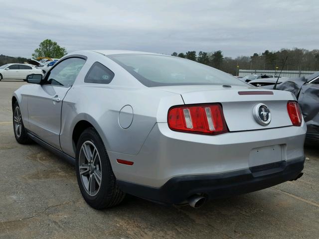 1ZVBP8AM1B5165997 - 2011 FORD MUSTANG SILVER photo 3