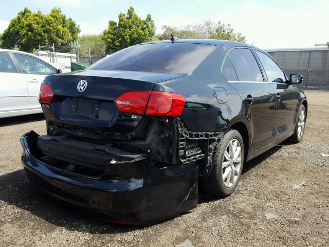 3VWD17AJ7EM274781 - 2014 VOLKSWAGEN JETTA SE BLACK photo 4