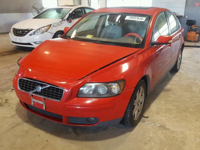 YV1MS682252120991 - 2005 VOLVO S40 T5 RED photo 2