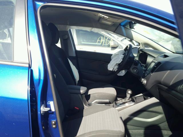 3KPFL4A7XJE188703 - 2018 KIA FORTE LX BLUE photo 5