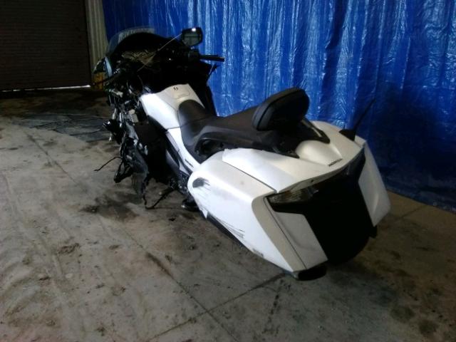 JH2SC6846GK300495 - 2016 HONDA GL1800 B WHITE photo 3