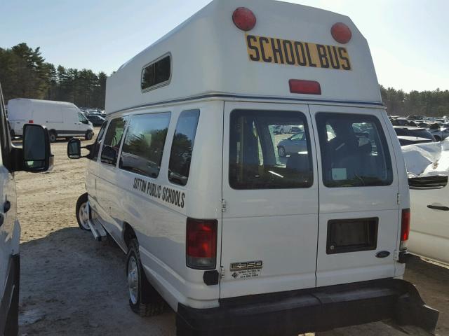 1FTSS34L17DA63880 - 2007 FORD ECONOLINE WHITE photo 3