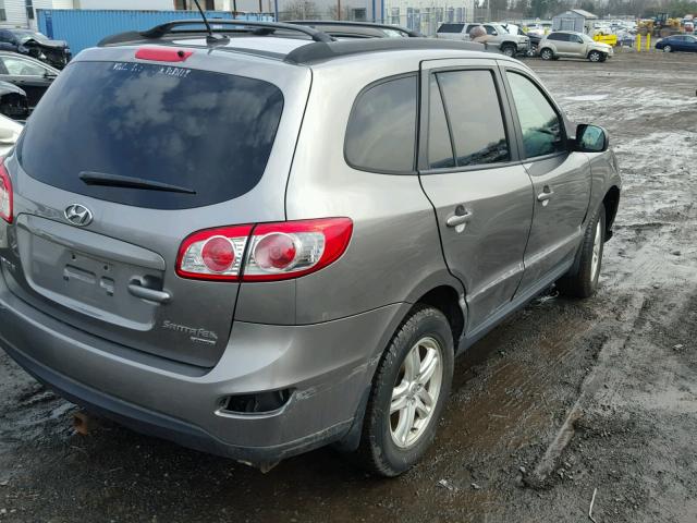 5XYZGDAB3BG027023 - 2011 HYUNDAI SANTA FE G GRAY photo 4