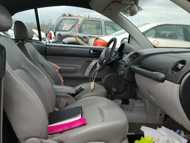 3VWCD31Y94M312972 - 2004 VOLKSWAGEN NEW BEETLE 灰色 照片 5