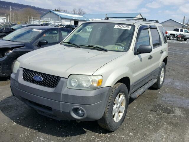 1FMYU931X5KA35605 - 2005 FORD ESCAPE XLT TAN photo 2