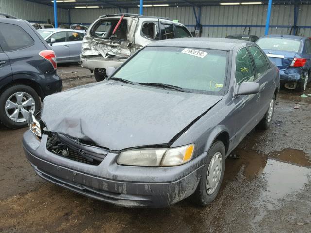 4T1BG22K1VU125941 - 1997 TOYOTA CAMRY CE GRAY photo 2