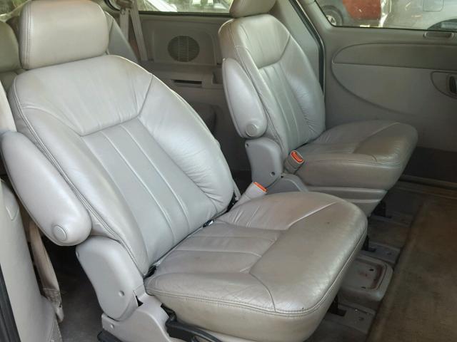 2C4GP54L11R146670 - 2001 CHRYSLER TOWN & COU GOLD photo 6