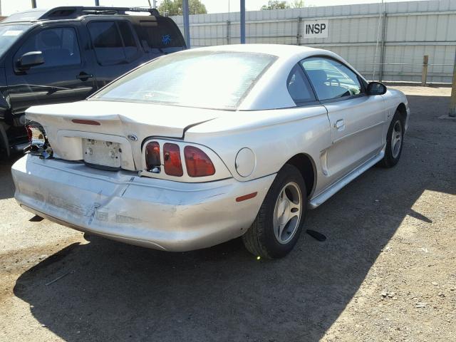 1FAFP4047WF148268 - 1998 FORD MUSTANG SILVER photo 4