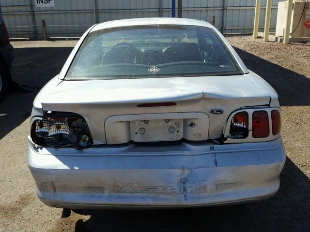 1FAFP4047WF148268 - 1998 FORD MUSTANG SILVER photo 9