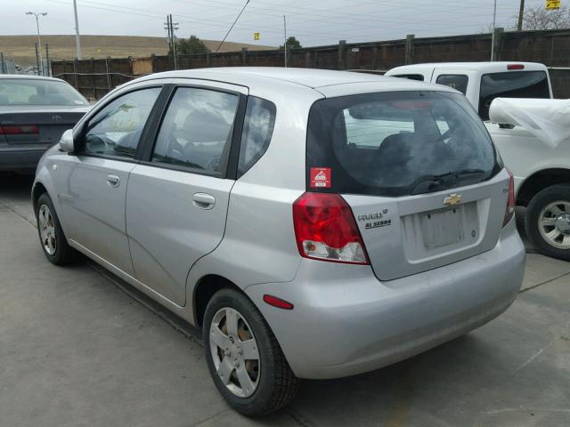 KL1TD666X8B247453 - 2008 CHEVROLET AVEO BASE Srebrny zdjęcie 3