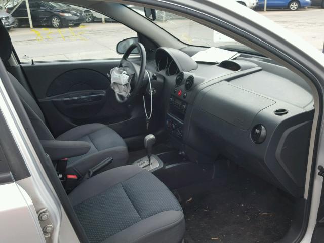 KL1TD666X8B247453 - 2008 CHEVROLET AVEO BASE Srebrny zdjęcie 5