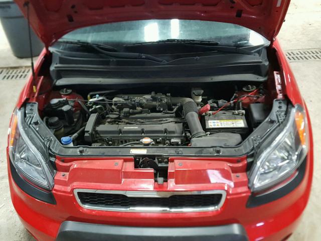 KNDJT2A22B7272356 - 2011 KIA SOUL + RED photo 7