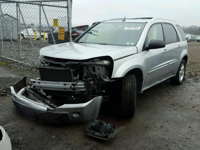 2CNDL73F056135944 - 2005 CHEVROLET EQUINOX LT SILVER photo 2