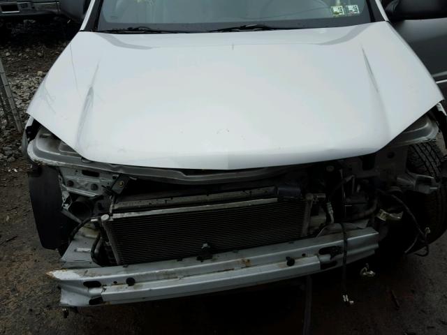 2CNDL73F056135944 - 2005 CHEVROLET EQUINOX LT SILVER photo 7