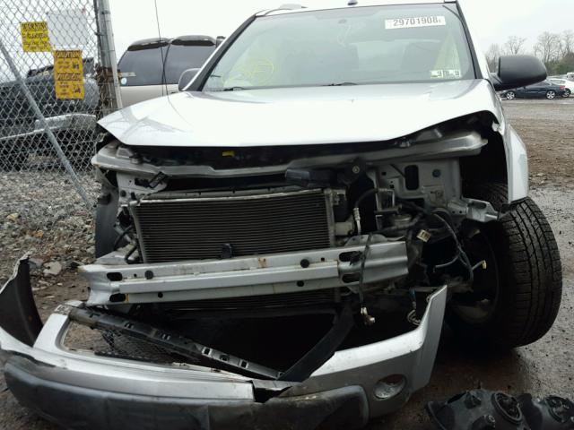 2CNDL73F056135944 - 2005 CHEVROLET EQUINOX LT SILVER photo 9