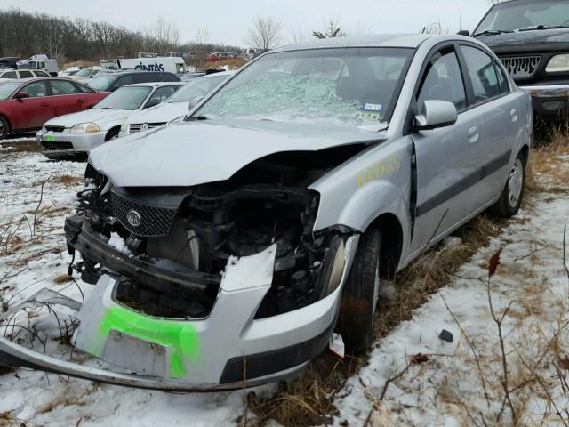 KNADE123386309824 - 2008 KIA RIO BASE SILVER photo 2