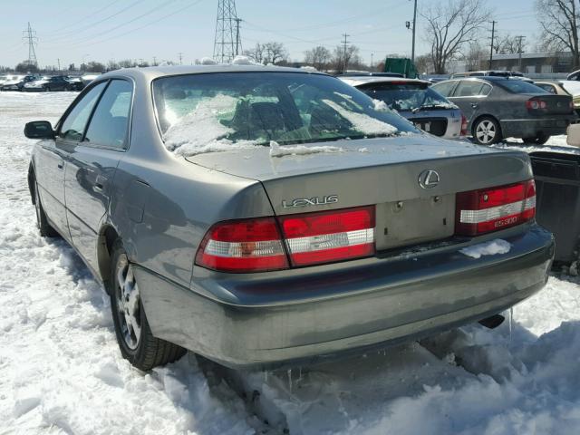 JT8BF28G3Y0265624 - 2000 LEXUS ES 300 SILVER photo 3