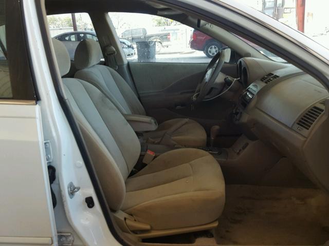 1N4AL11D22C153361 - 2002 NISSAN ALTIMA BAS WHITE photo 5