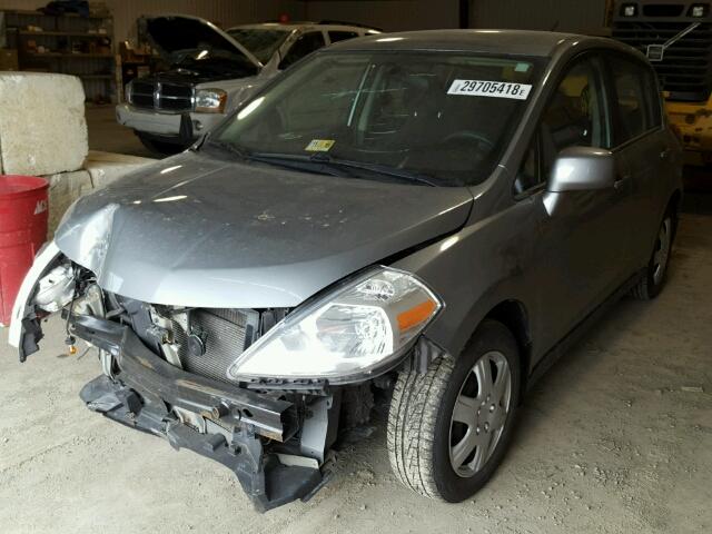 3N1BC13E49L404564 - 2009 NISSAN VERSA S SILVER photo 2