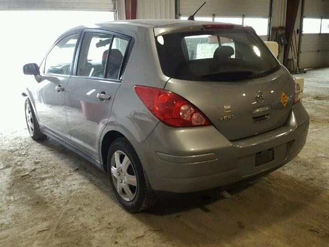 3N1BC13E49L404564 - 2009 NISSAN VERSA S SILVER photo 3