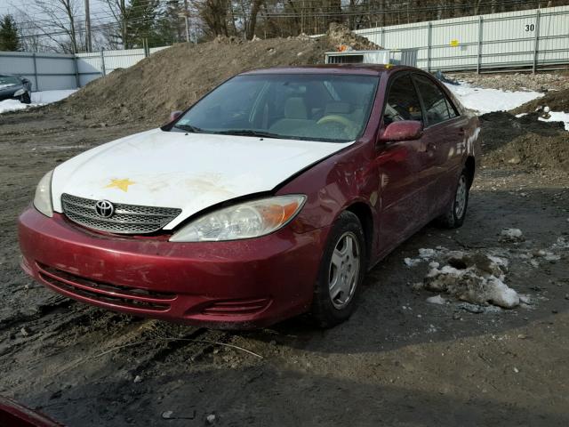 4T1BF32K82U001704 - 2002 TOYOTA CAMRY LE RED photo 2