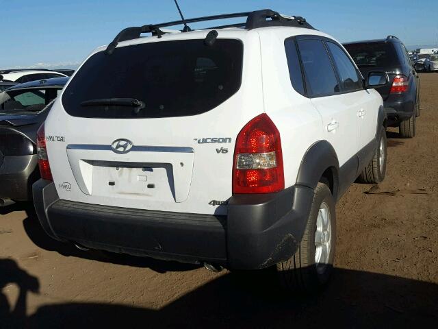 KM8JN72DX5U154838 - 2005 HYUNDAI TUCSON GLS WHITE photo 4