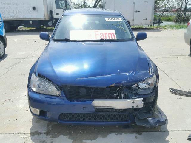 JTHBD182710025793 - 2001 LEXUS IS 300 BLUE photo 9