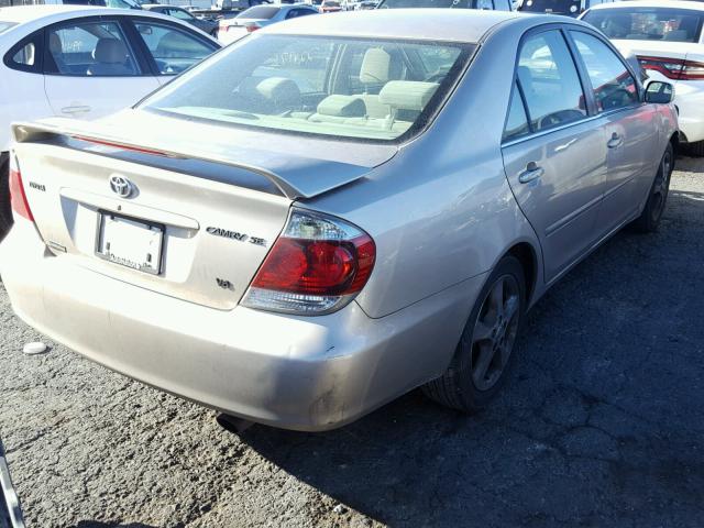 JTDBA30K150025814 - 2005 TOYOTA CAMRY SE GOLD photo 4