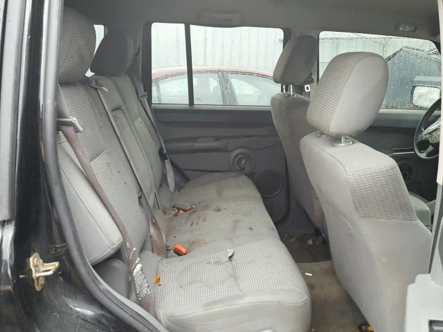 1J8HH48K26C216215 - 2006 JEEP COMMANDER BLACK photo 6