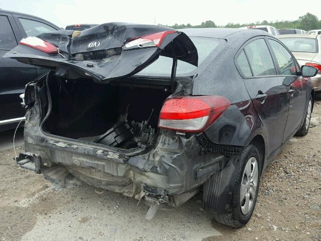 3KPFK4A7XHE022260 - 2017 KIA FORTE LX BLACK photo 4