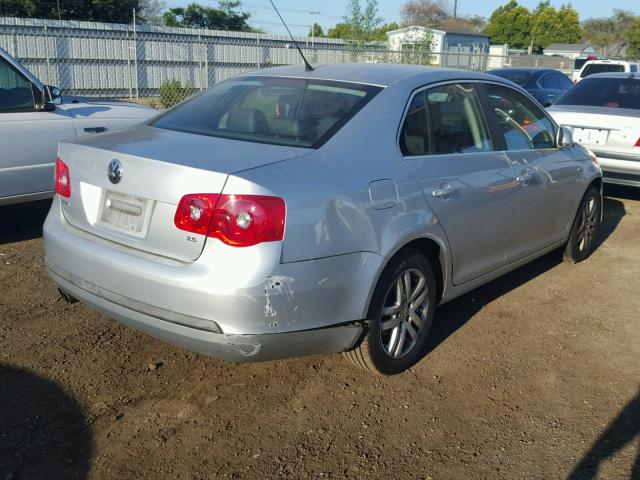 3VWEG71K27M153039 - 2007 VOLKSWAGEN JETTA WOLF SILVER photo 4